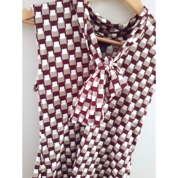 ✨3/$15 Banana Republic | Tie-Neck Blouse - Picture 2 of 2